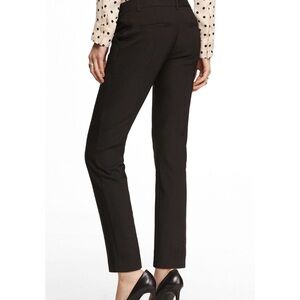 Express black columnist pant. Mid rise ankle New with tags. Size 8.